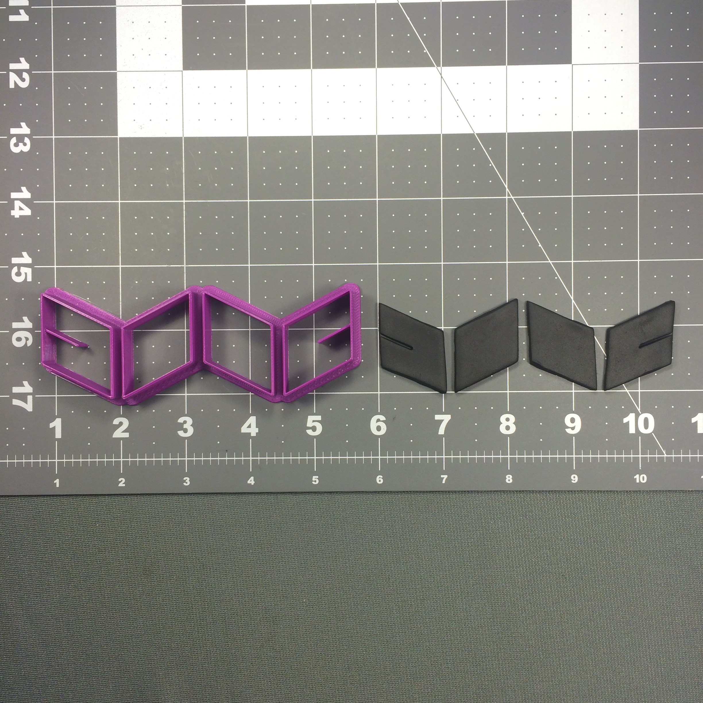 Tire Tread 100 Cookie Cutter